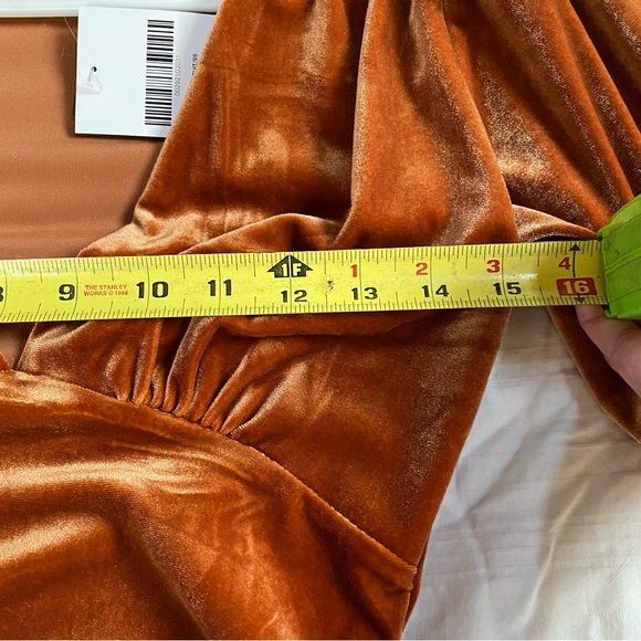 Beautiful forever 21 Contemporary velvet bodysuit - Picture 9 of 9